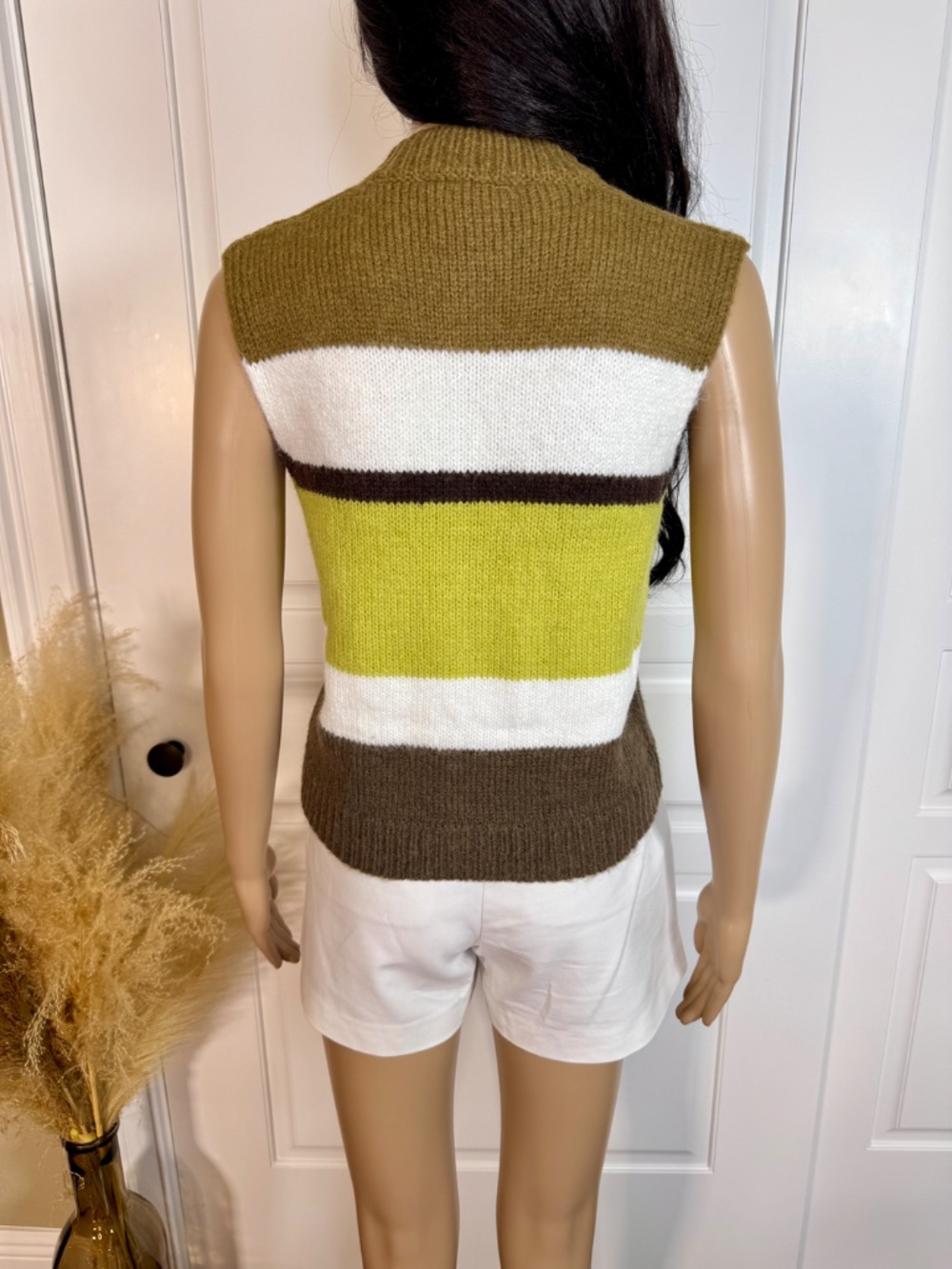 SLEEVELESS BUTTON UP COLOR BLOCK STRIPES SWEATER VEST TOP SIZE LARGE - NWT - Picture 10 of 15